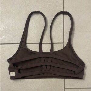 Vuori sports bra